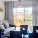 Climatise Deux Front De Et Piscine Апартаменты *