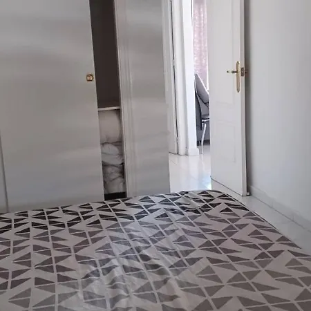 Climatise Deux Front De Et Piscine *