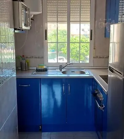 Climatise Deux Front De Et Piscine