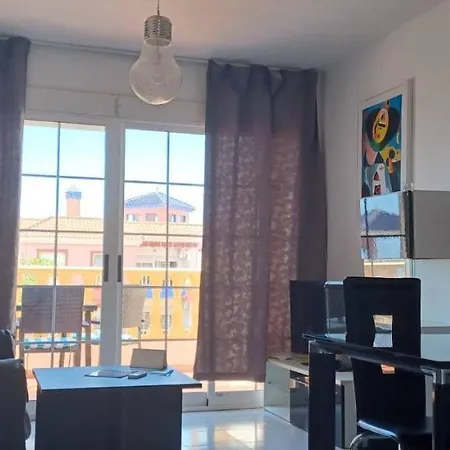 Climatise Deux Front De Et Piscine Apartmán